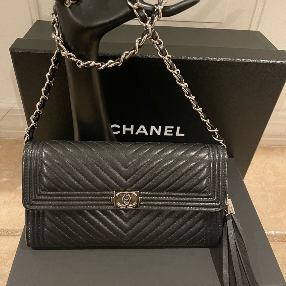🔥Chanel Chevron Boy WOC 🔥 - Picture 2 of 9